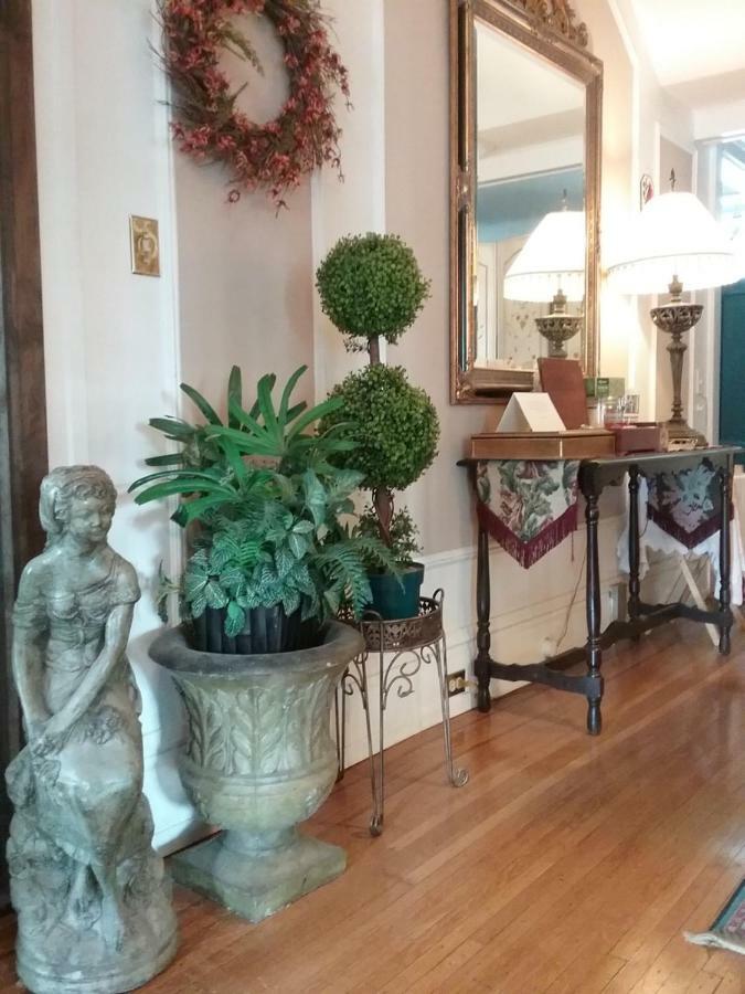Hanover House Bed And Breakfast Niagarawatervallen Buitenkant foto
